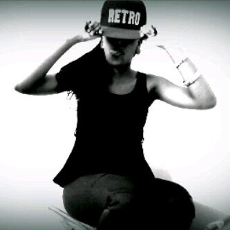 Miss_Simka's profile picture. I love fashion!