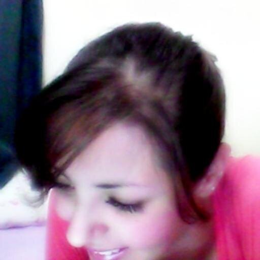 Quem quiser vencer na vida deve fazer como os seus sábios: mesmo com a alma partida, ter um sorriso nos lábios.