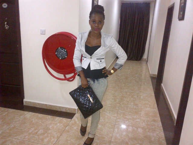 I smile,act like nothing is WRONG. ITs called putting crap aside and being STRONG... REALIZING MY PURPOSE ON THIS EARTH..