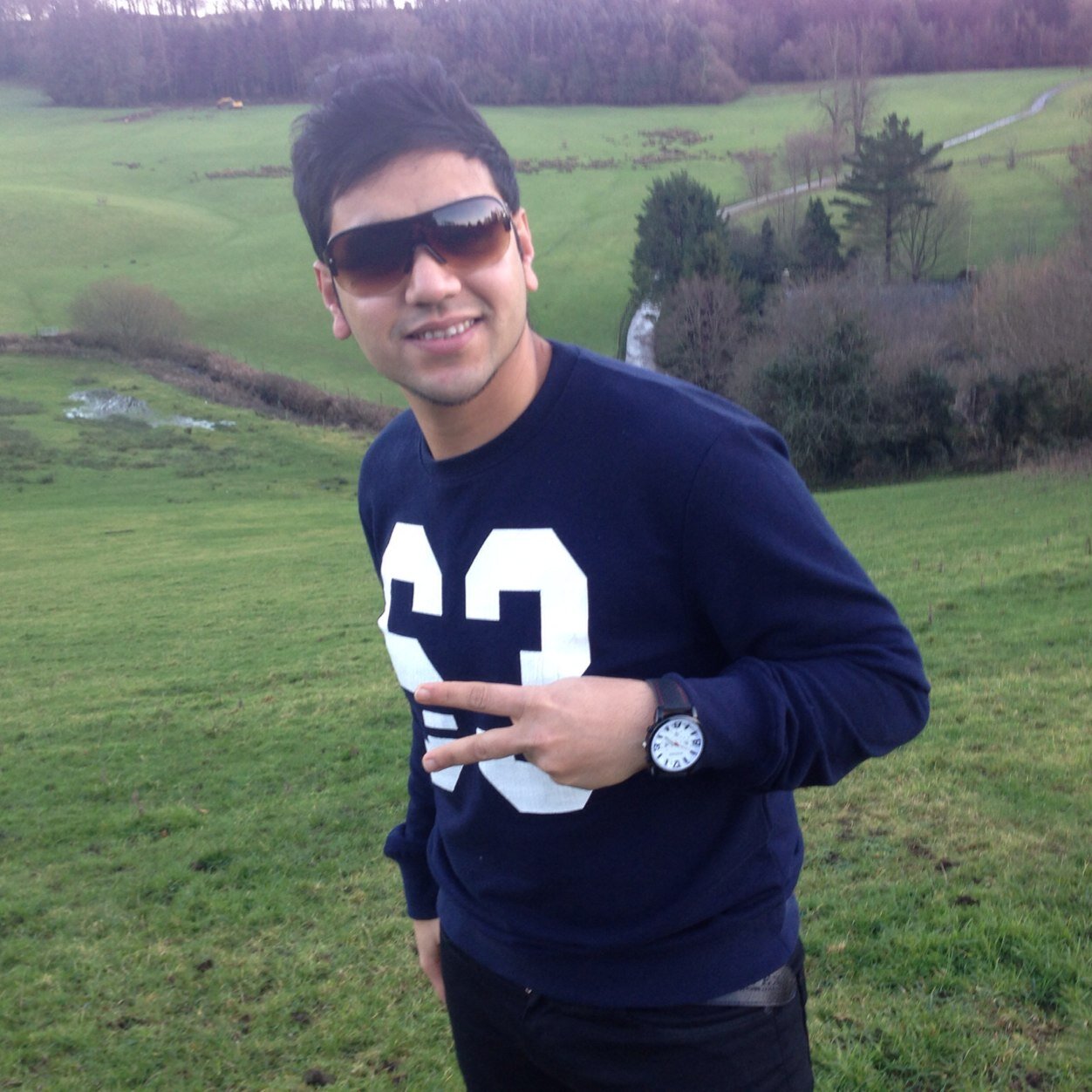 Alim27880547's profile picture. 