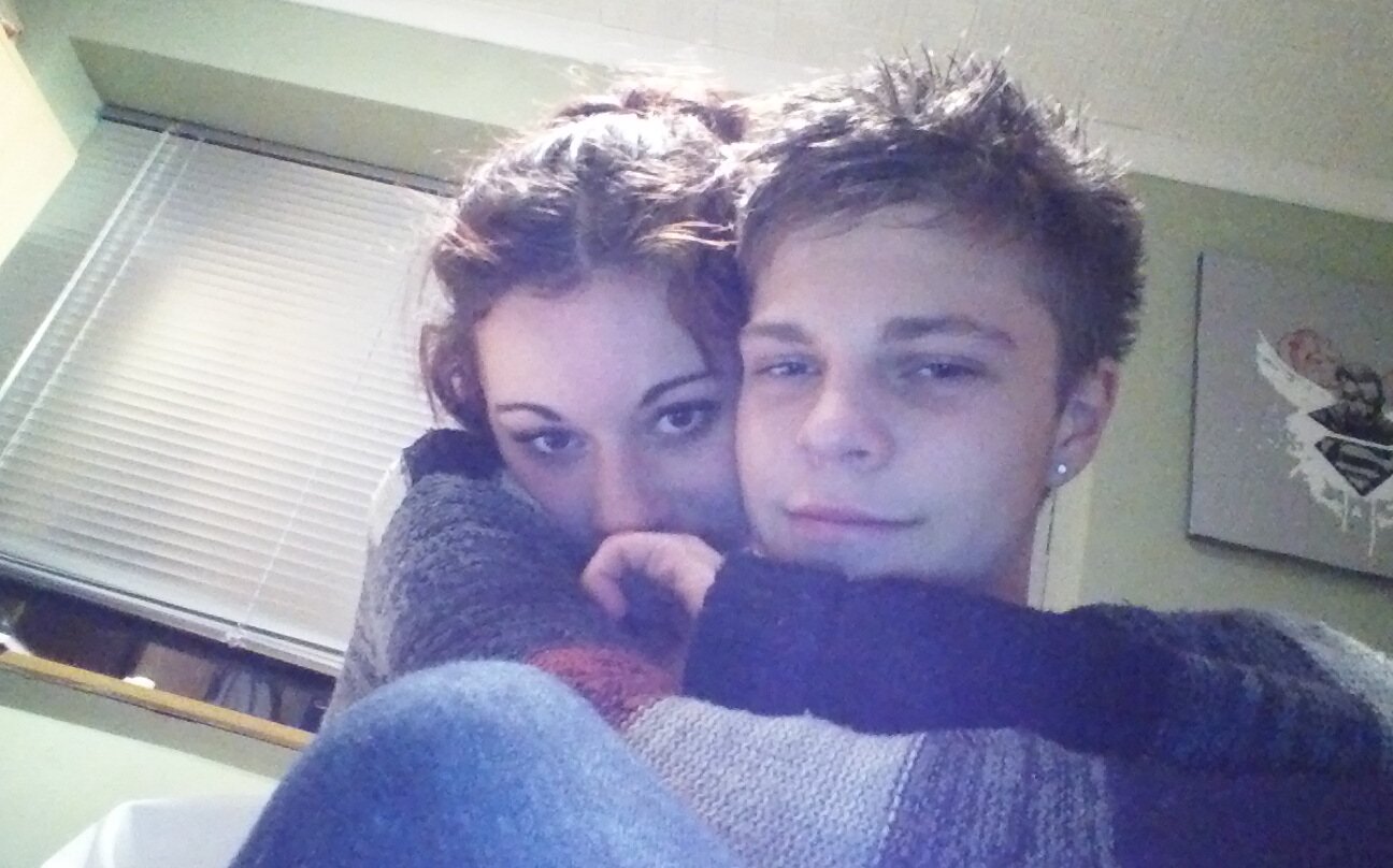 16 years old, been with the love of my life, Nick, for nearly two years:) cant sing but i will anyway.  follow me and ill follow back, need followers :*