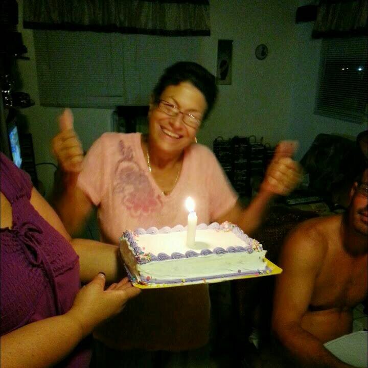 Lolyn16's profile picture. 