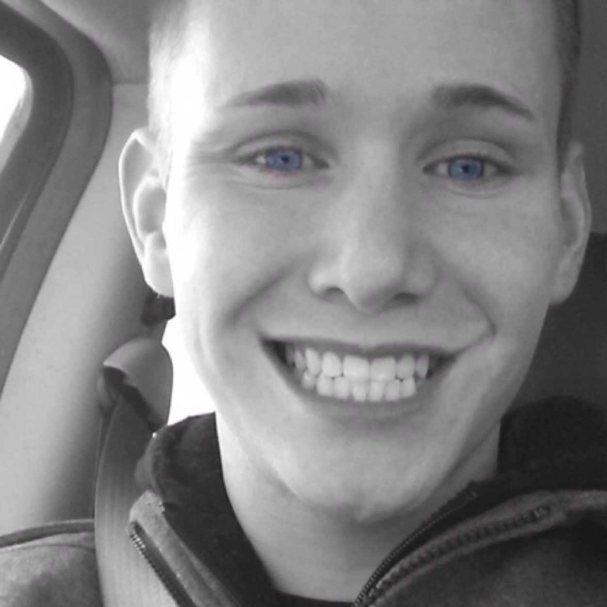 R0G3R_TH4T's profile picture. 