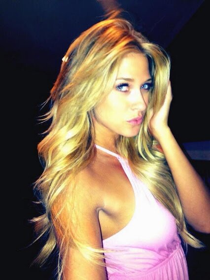 wwebxrbie's profile picture. This Page is dedicated to a former divas champ a former diva and her name is Kelly Kelly!