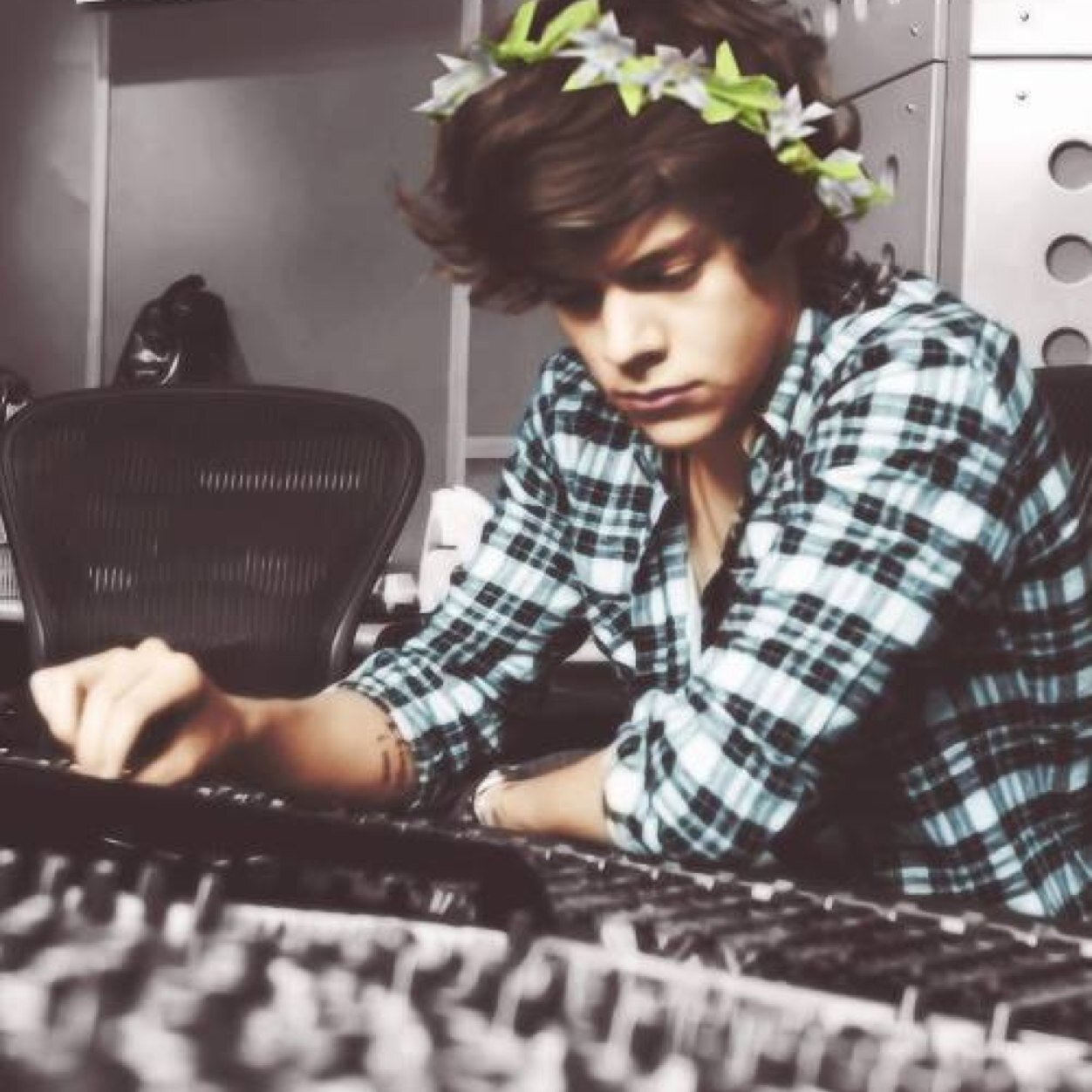 Harry Styles, Zayn Malik, Liam Payne, Niall Horan and Louis Tomlinson :) Download the new single *Story Of My Life*: http://t.co/TVXt1c2d3Z