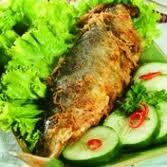 UKM yang bergerak dalam memproduksi berbagai makanan olahan bandeng,  Tugurejo, Semarang, Jawa Tengah