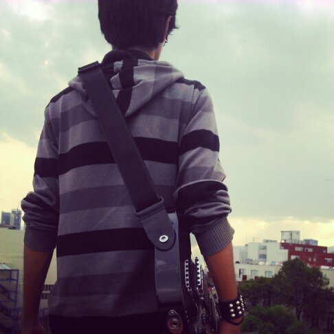 I'm a guitarist who loves music, reading and being in touch with feelings and thoughts.