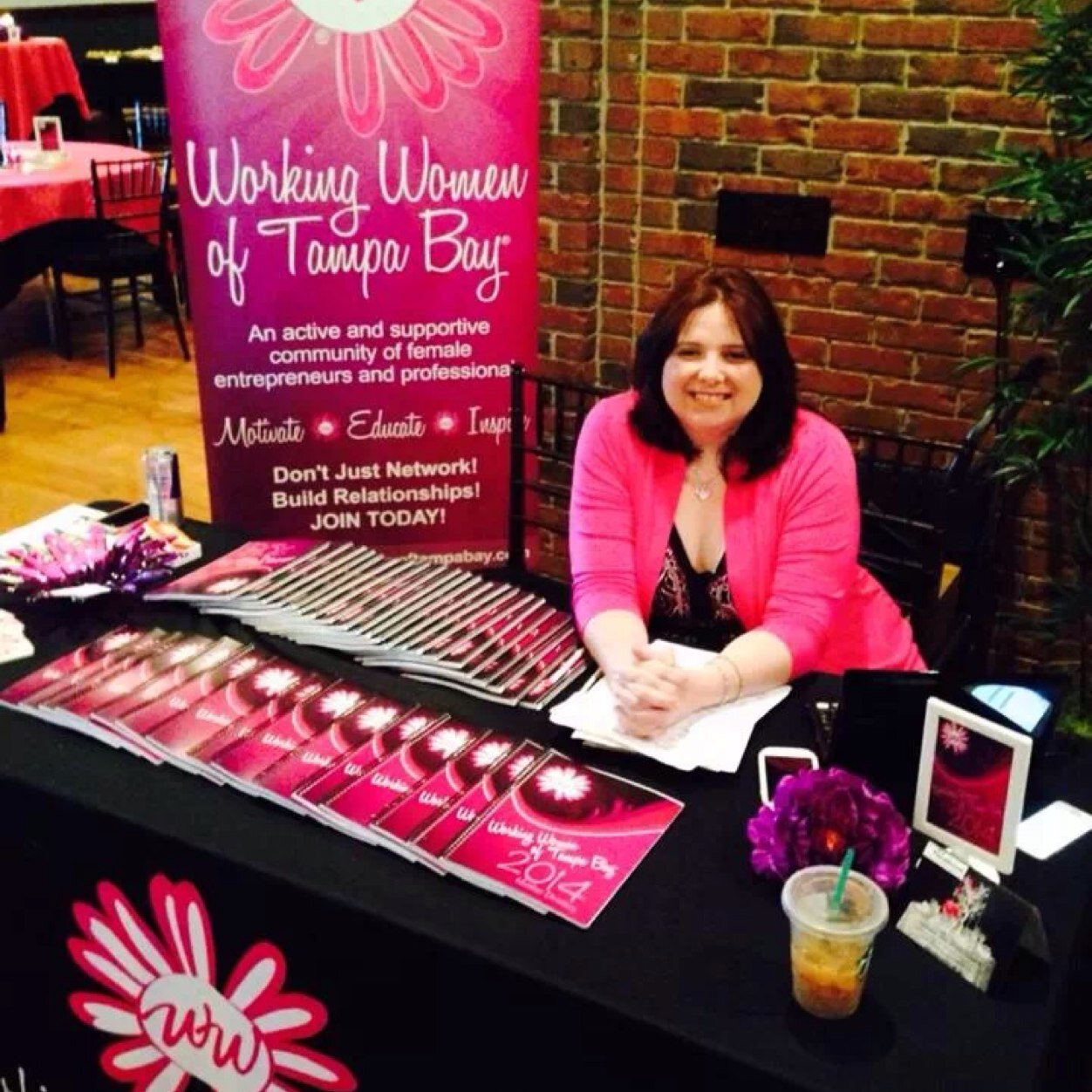 Working Women of Central Florida is an active social network of female entrepreneurs and professionals who meet at monthly events!