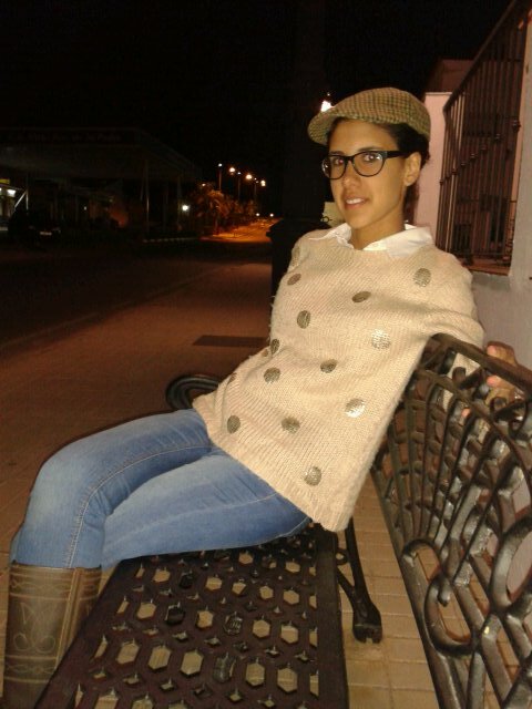 Dando gerra desde 1998 , amante del caballo sevillanas y mi romeria y sali con mis amigas .... Puebleña siempree