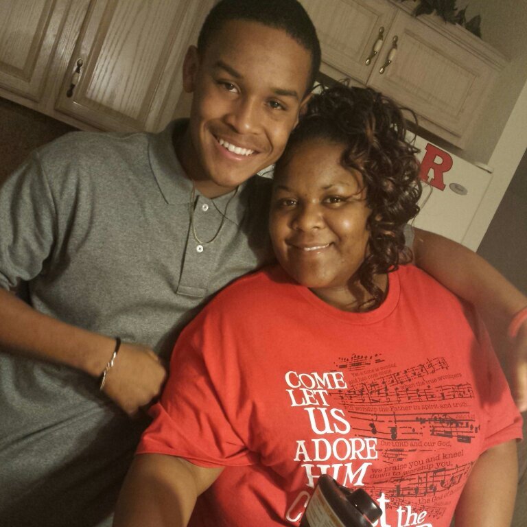 DBlake_02's profile picture. #TeamNike #TeamLightSkinned #FollowBack #TeamBasketball && Follow My Everything/My Wife @ChelsyMonet