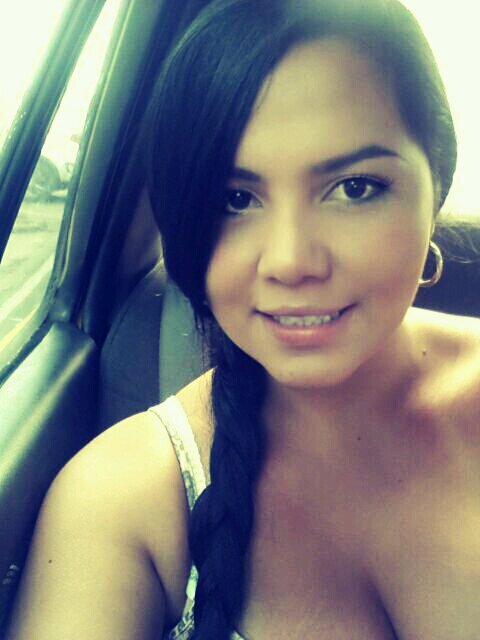 karol_viv's profile picture. :-)