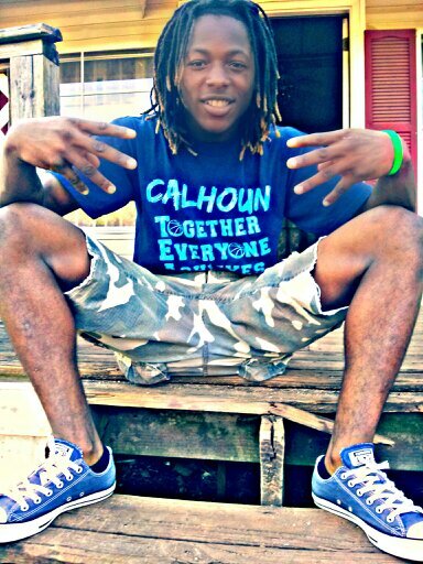 I got dreads like I'm from the islands...I smoke weed like I'm from the islands... I always keep it 1000 #Mobst#rip Bob #GWS ClintJ