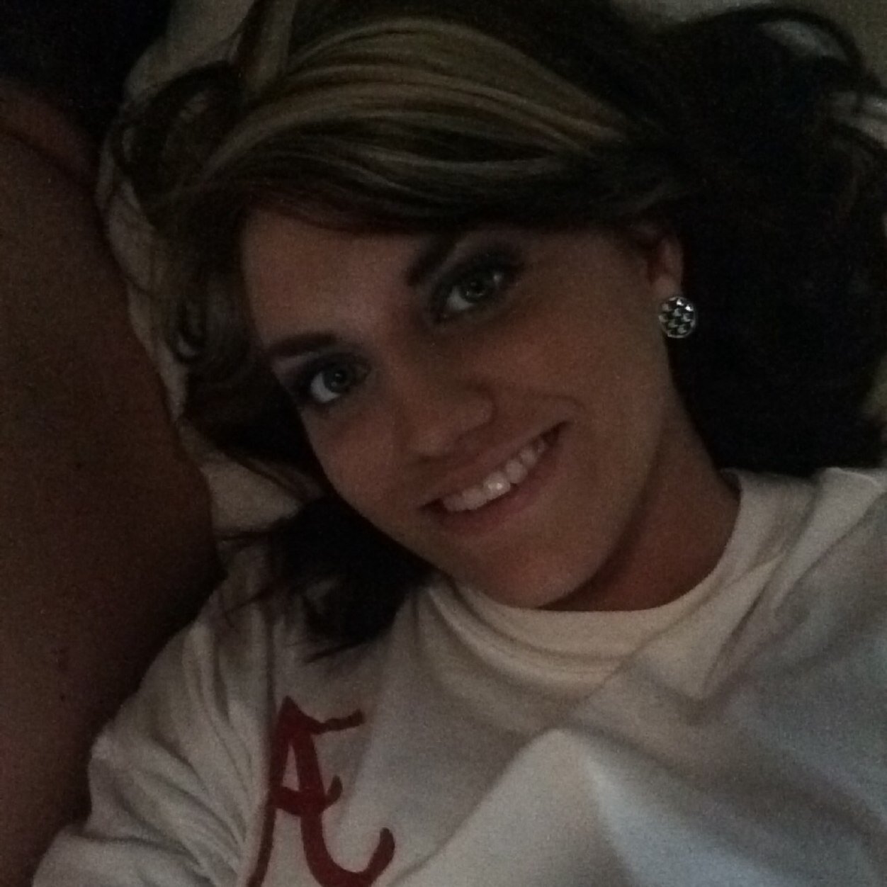 whitloburt's profile picture. ▪Cosmetologist ▫24 ▪Husband-@cburt0931 ▫Roll Tide