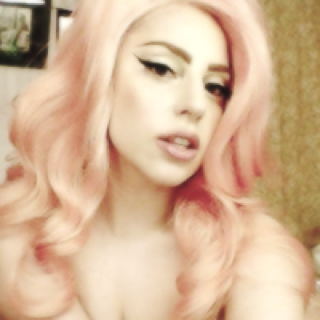 thatsweezy's profile picture. ▼ ts lg no ▼