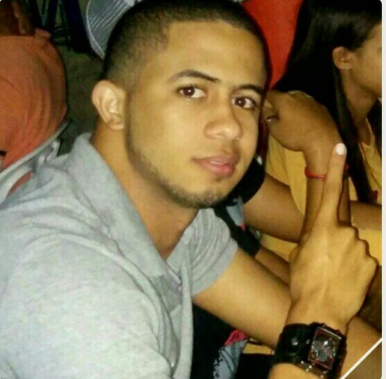 #YoSoyDeAqui!® 56501 Joven Emprendedor , Ing.Sistema, #DominicanoDigital , Amante de la TIC, RadioHost , Pobre pero Agradecido!!, Ive @FaaFerndz