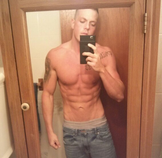Bodybuilding fanatic!! Huge sports fan, all things are possible with God