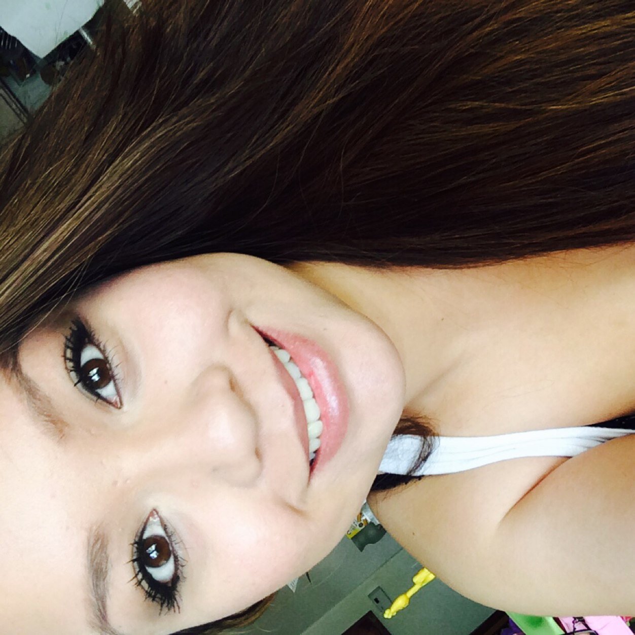 Beee_Younique's profile picture. Bold. Beautiful. YOUNIQUE!