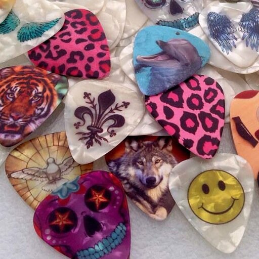 At https://t.co/uLxiVV4RcF you'll find the best in unique and custom guitar picks
#guitarpickjewelry
#guitarpicks