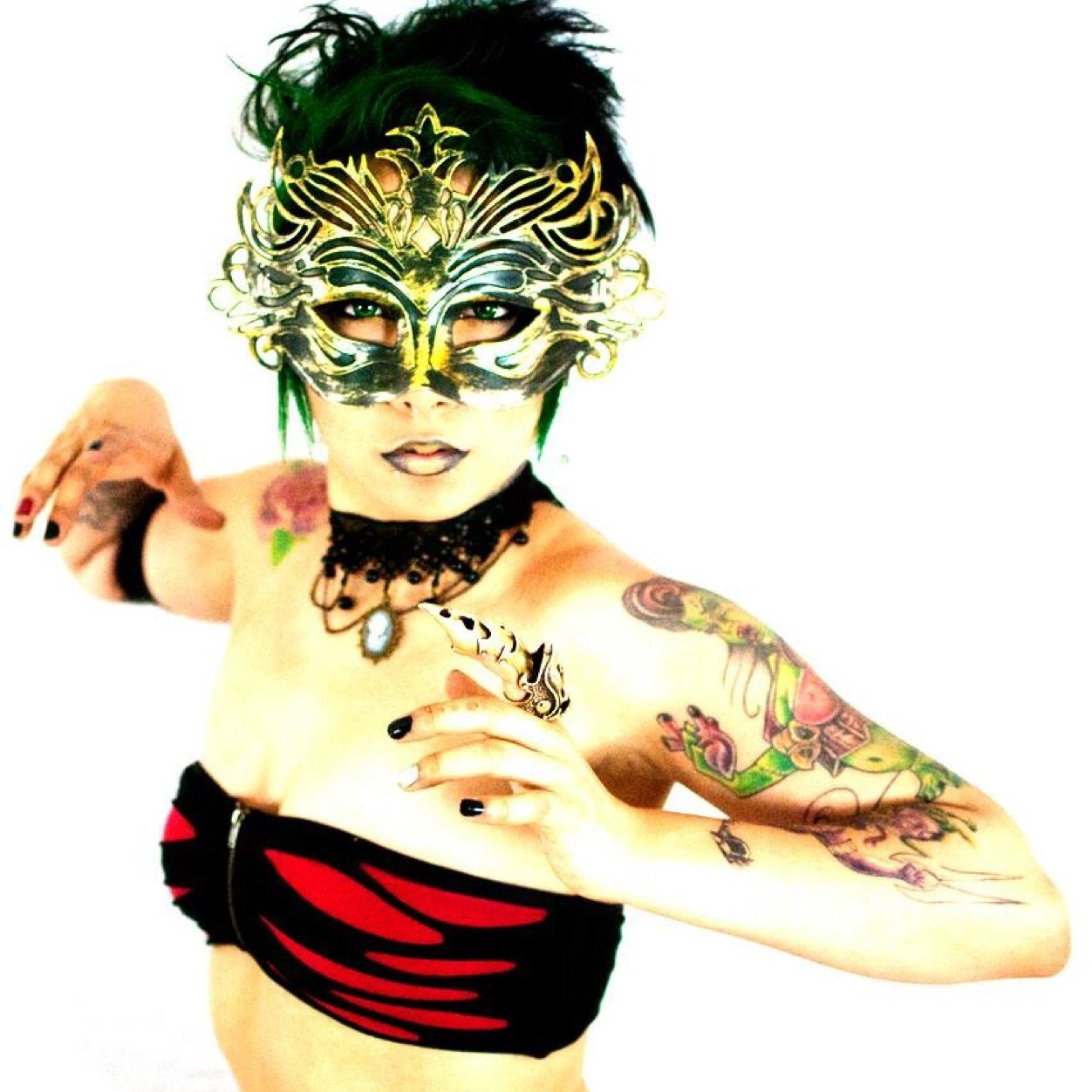 Musician. Alternative model. Artist. Gamer. Nerd. Nemophilist. Fetish artist Performer. Burlesque. Coffee mug enthusiast. Chaotic neutral. Philosophy