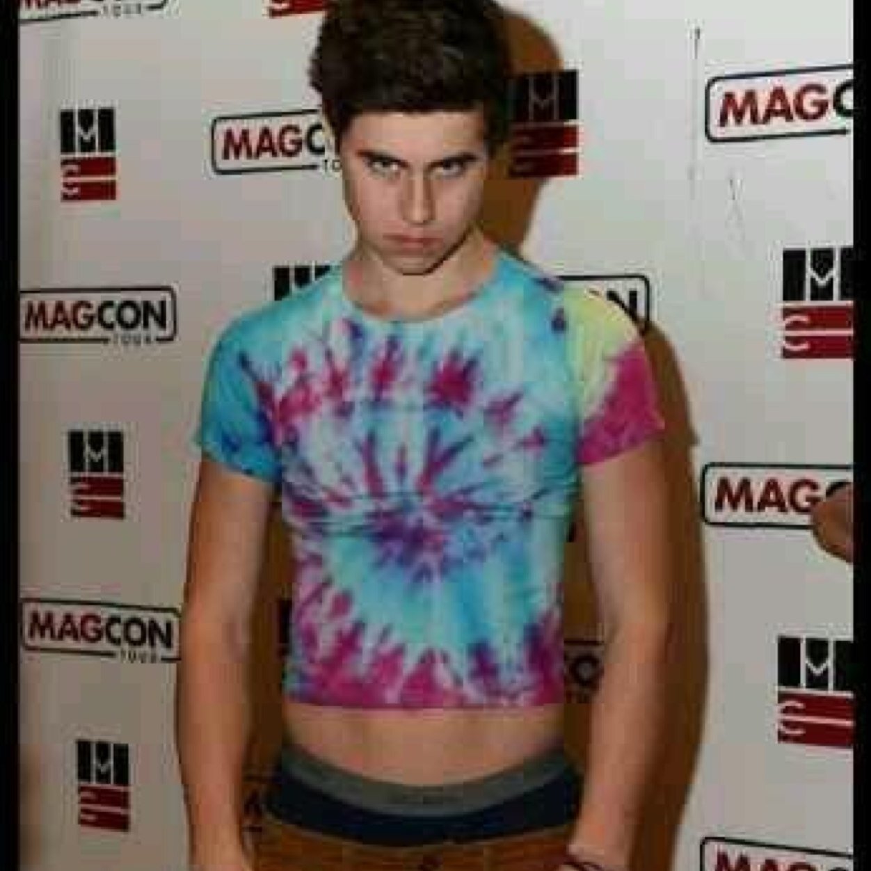 YOU JUST GOT A FREE FOLLOW! So FOLLOW @gilinskytoturnt because @mahoganylox mentioned her in a tweet! and i followed you