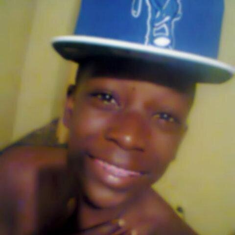 -.  #MιCσηтяσℓ : @emily_swaqq        Mii Bff : @LaFlakiitaSwaG , @AllstarBOw , @FeLiiThOo , @YoYitoboOw                               Mii Brother : @BebeRapHere