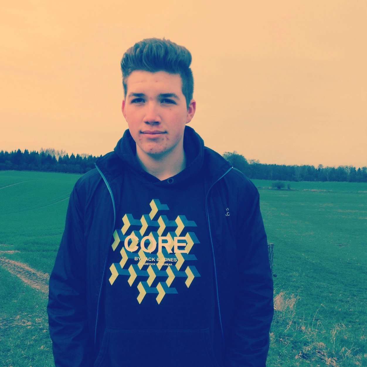 Follow me :) and i'll follow you:)