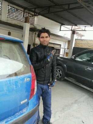 #Civil engineer#love playing cricket,football,drawing arts.i love helping other people. love visiting new place.