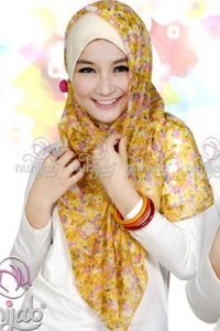 http://t.co/hc4UNH6rRU; Baju Muslim Dewasa, Baju Muslim Anak, Kerudung, Gamis, Blus, Baju Koko, Sarung, Sajadah dll. Kontak : 0812 3313 7474.
