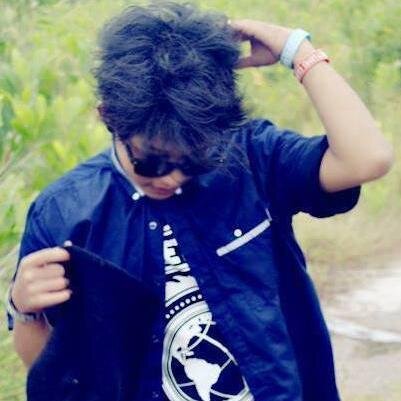 Cari tau sendiri tentang ªkυ͡ ☺ myBorn: Medan - 20-Mei-1998. Drummer - di mayor band