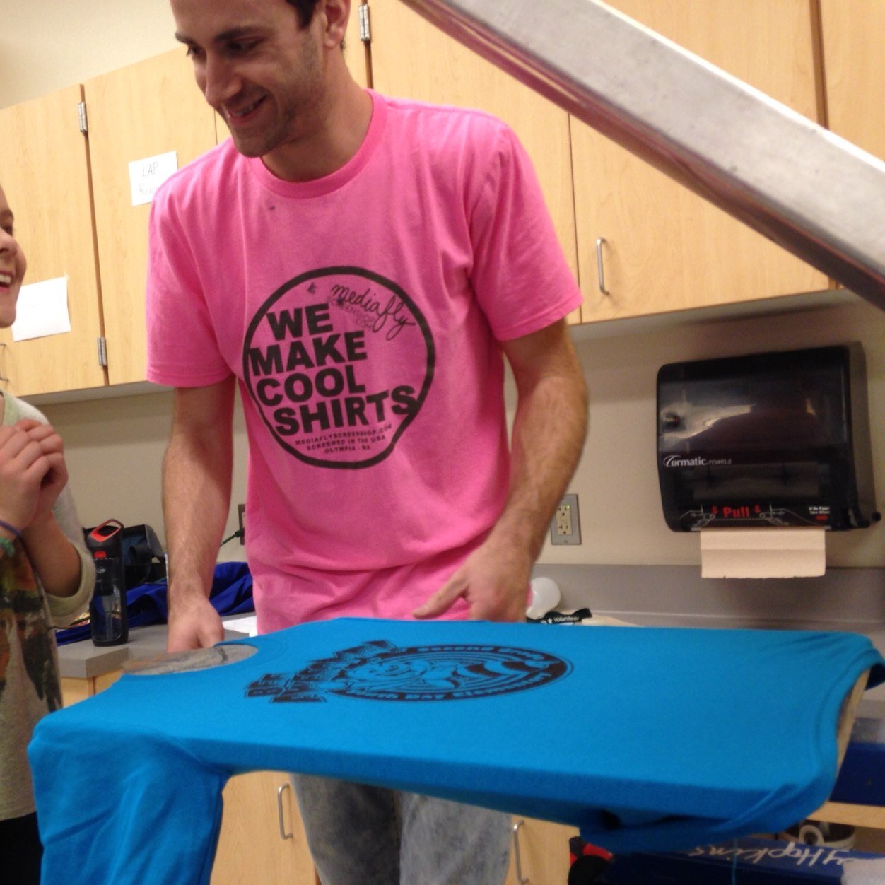 ShirtSchool's profile picture. Educating people not only on screenprinting, but how to run a business and be super profitable. We train, teach and educate all things tweets by @davidvahey