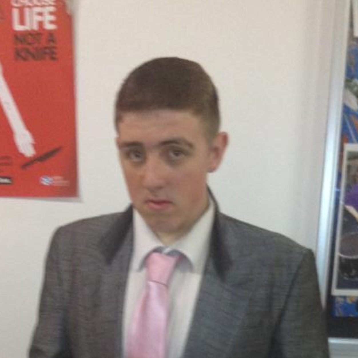 pclark98x's profile picture. Want @gazgshore to follow me and want @rylan to follow me ⭐