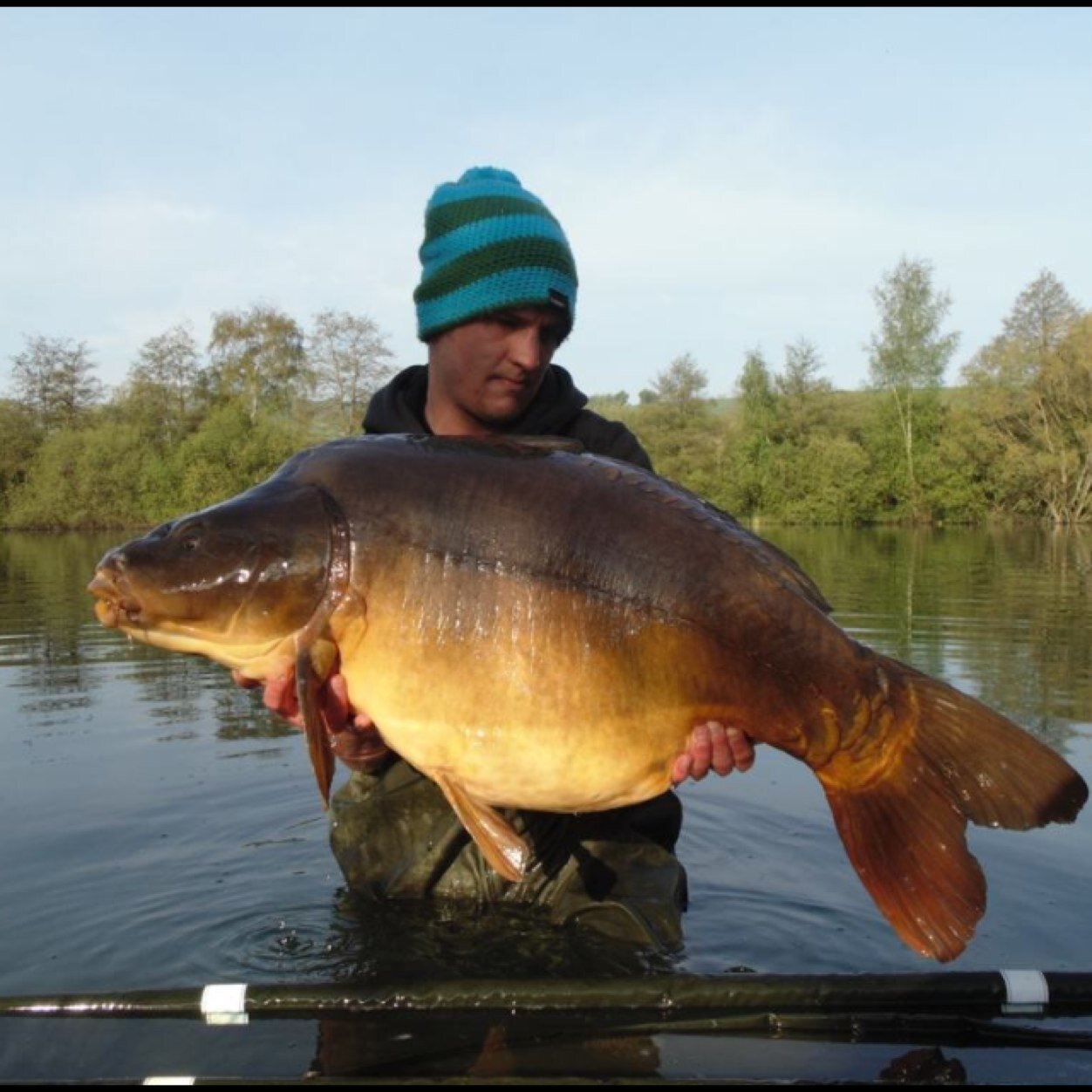 Carp angler / joiner