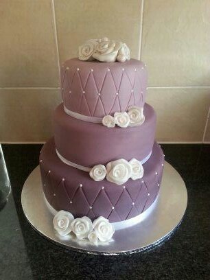 mommy to the most handsome twin boys, wife to the best husband and self taught cake decorator.