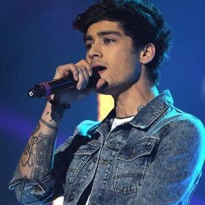 Listening to @zaynmalik 's high notes makes me Strong ! :DD