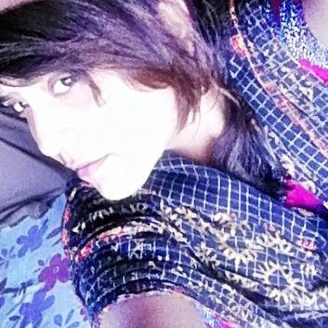 huriya_r's profile picture. 