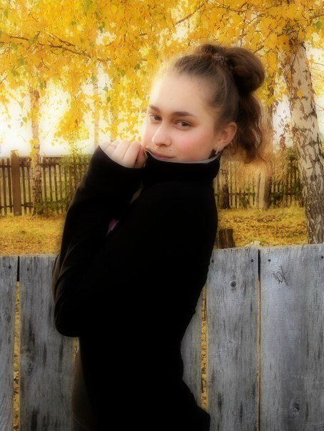 учусь))*** люблю погулять с друзьями)***