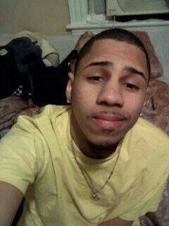 18 , junior , Puerto Rican, b-day oct 14  ,follow me i follow back!