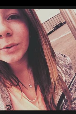 Vie ta vie comme tu le veut.                                        Kik : Sarah_Happy    SnapChat : sarah_ville
