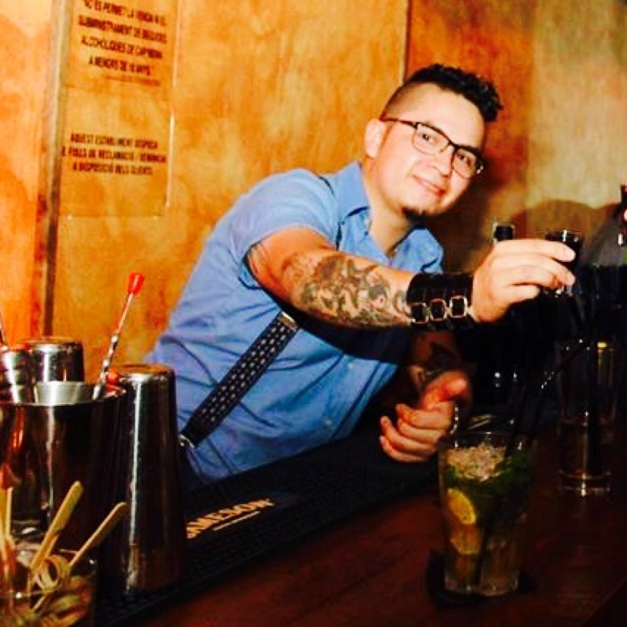 jhonsolisp's profile picture. Tanta prisa tenemos por hacer, escribir y dejar oír nuestra voz en el silencio de la eternidad, que olvidamos lo único realmente importante: vivir.