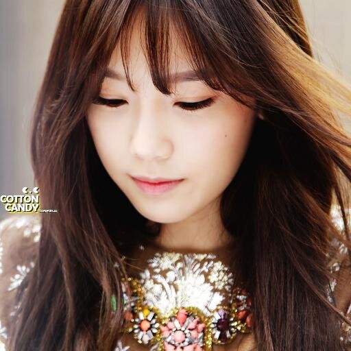 Leader of Girls' Generation •• © 1 9 8 9 •• LONG HIATUS