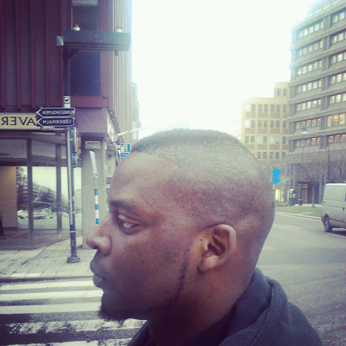 Born in Uganda. Grew up in Sweden. Went to School in California. Got signed in New york City. Toured with Mobb Deep, Ugod, Jus Allah, Loop Troop in Germany. Use