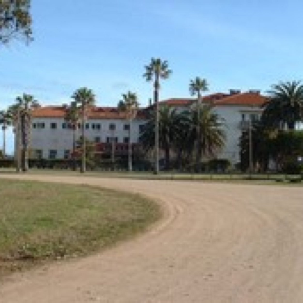 AlcionNuevo's profile picture. Un edificio que precisa reconversion y gestion profesional. Zapatero a tus zapatos