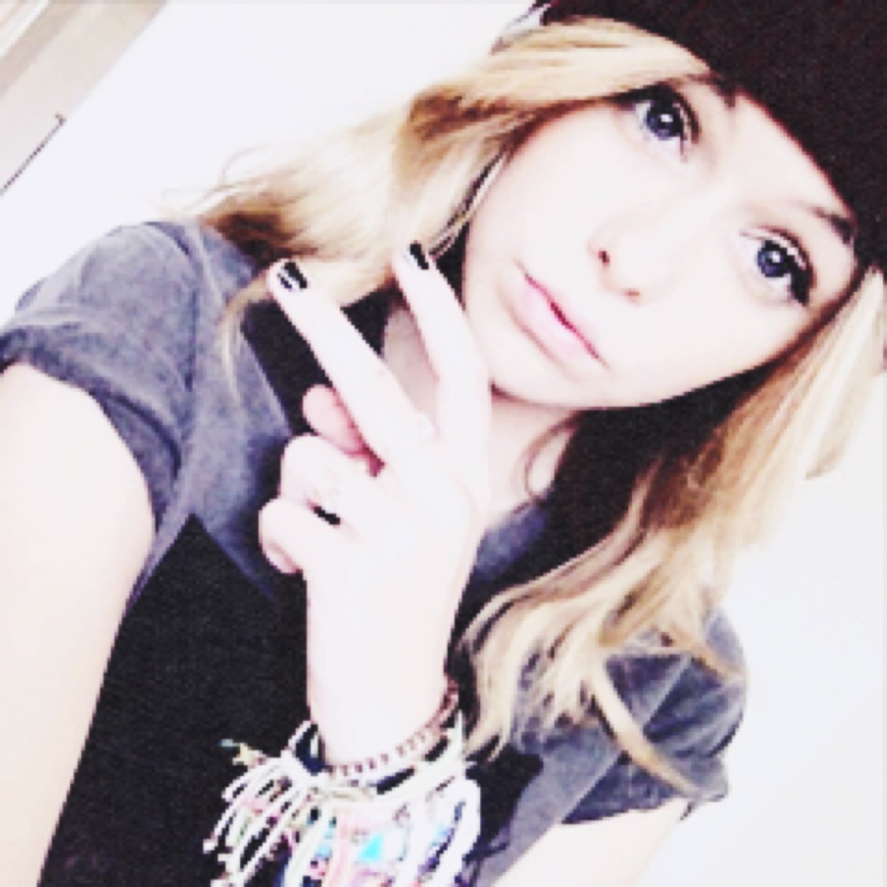 CaciaC_SSC's profile picture. What is the meaning of life? Video Games. ||Carrie is perf, Zoe is amazing, Harry is a cutie, Beau Is my brother ||