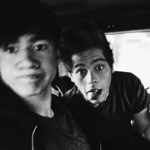 BRAVELASHTON's profile picture. It's a fucked up world