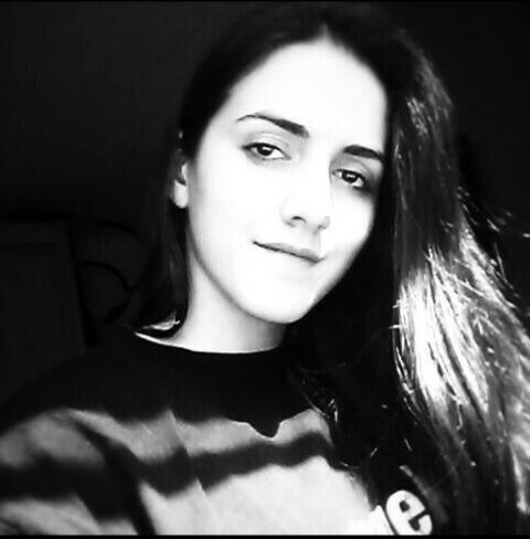 I'm directioner forever :**
3 folow me and i follow u back :)