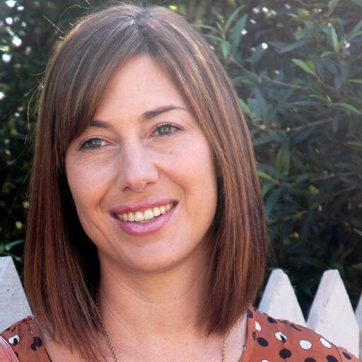 I'm a Cape Town blogger and love talking about design, decor, fashion and anything else I find inspiring!