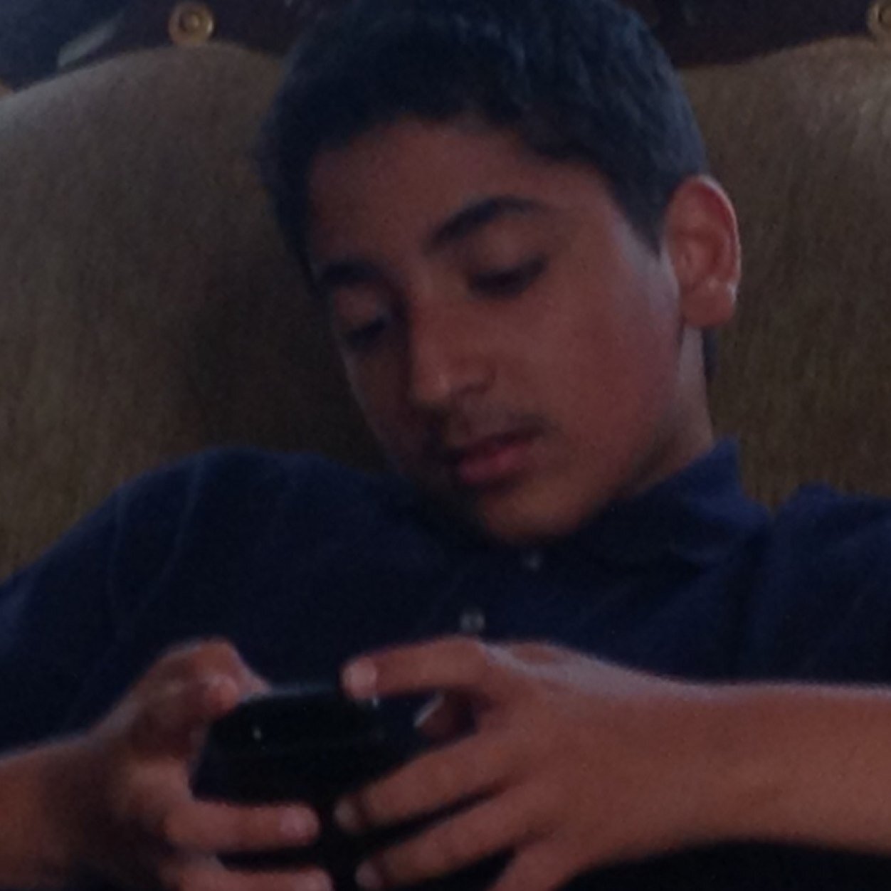 My name is abdulaziz I'm 15 years old .

I love listen music .

I love the singer ariana grande very much