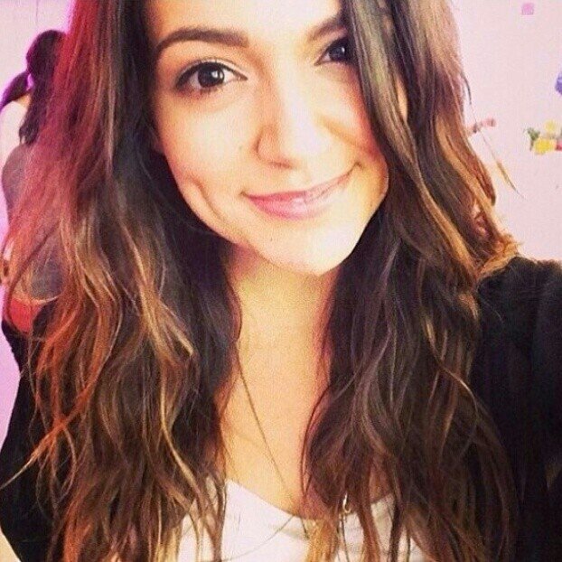 Live your life, you never know whats going to happen tomorrow! (: Fashion, makeup/tutorials, room tours, DIY's, etc! Be happy♥