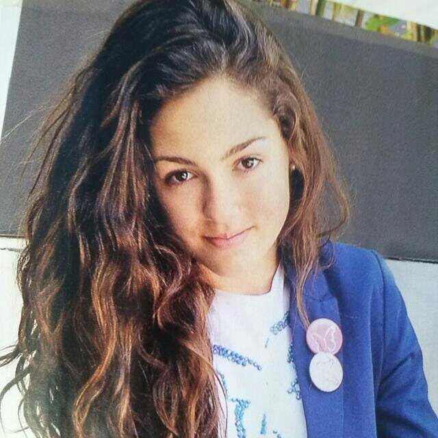 Apoyando a nuestra María desde Granada. Todo por @Mariaparradovoz. Ella me RT el día 29/3/14 y siguió y me habló por MD el 31/3/14. Te quiero! ❤
