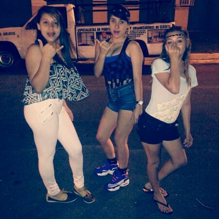 E_rivera1420's profile picture. Facebook:Emiily Robles Instagram:E_rivera1420